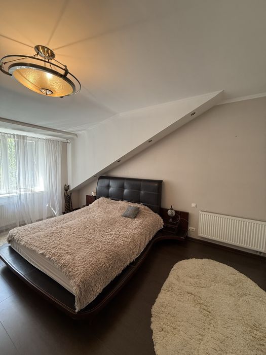 Продается двухуровневая квартира. Центр. Славянск.