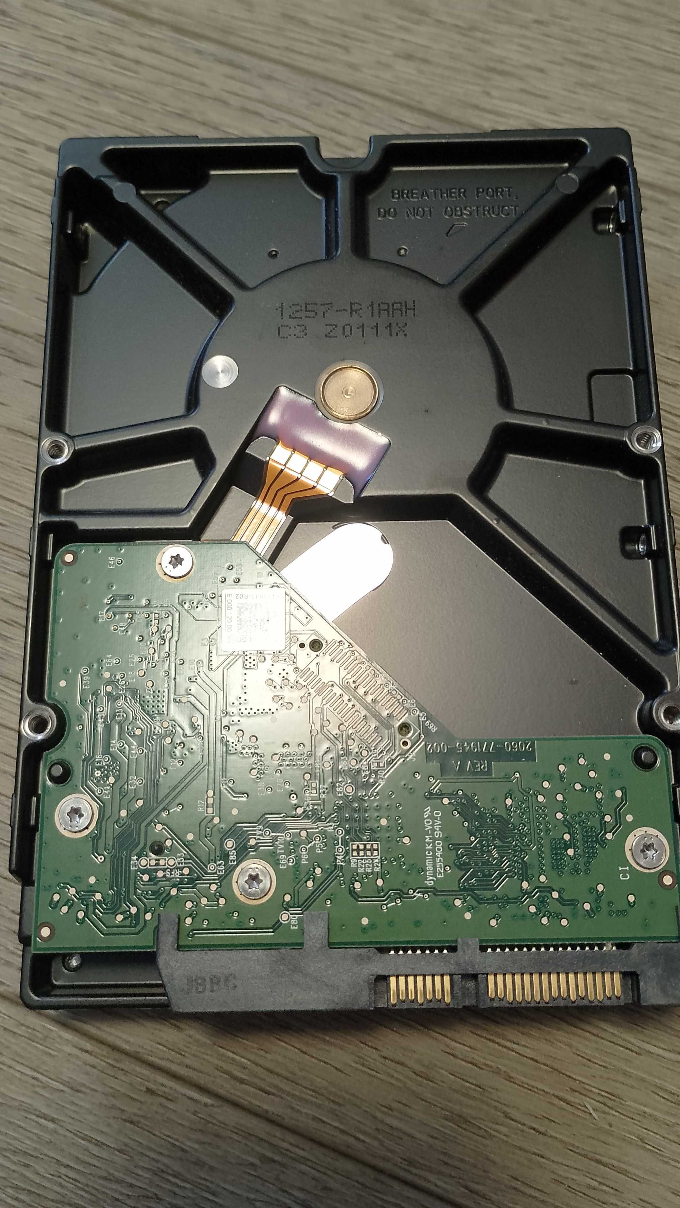 Жорсткий диск Western Digital WD20PURZ 2TB