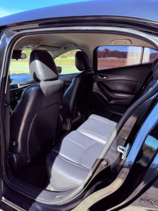 Mazda 3 Touring      2018