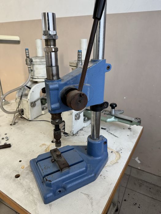 Пресс для установки фурнитуры, кнопки, заклёпки, хольнитены и т.д.