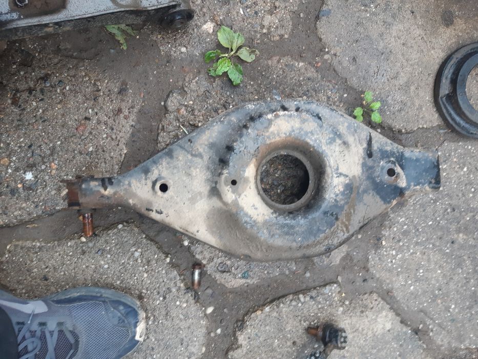 Wahacz tył pathfinder