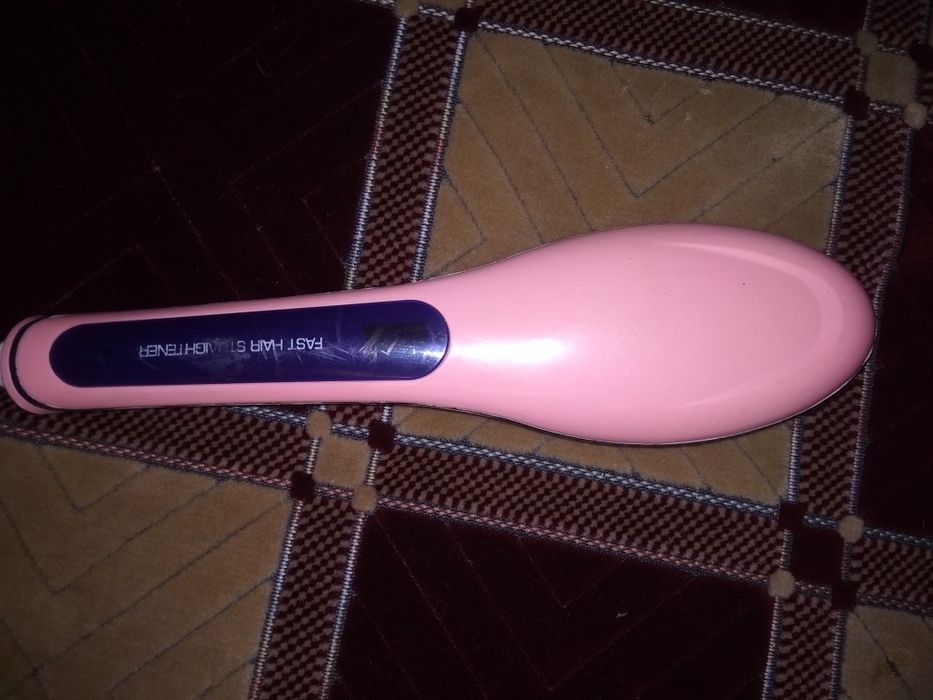 Продам расческу выпрямитель