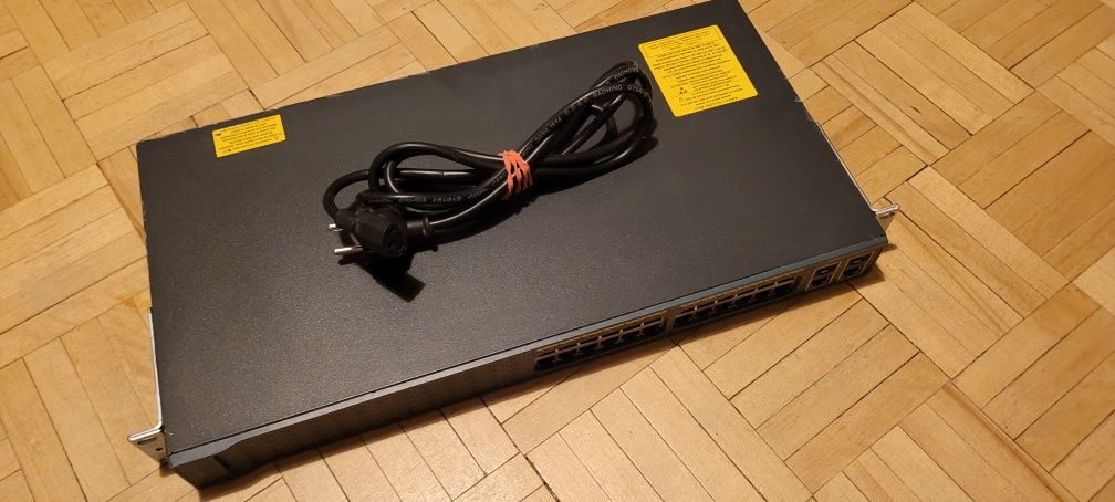 Cisco WS-C2960+24TC-S Switch