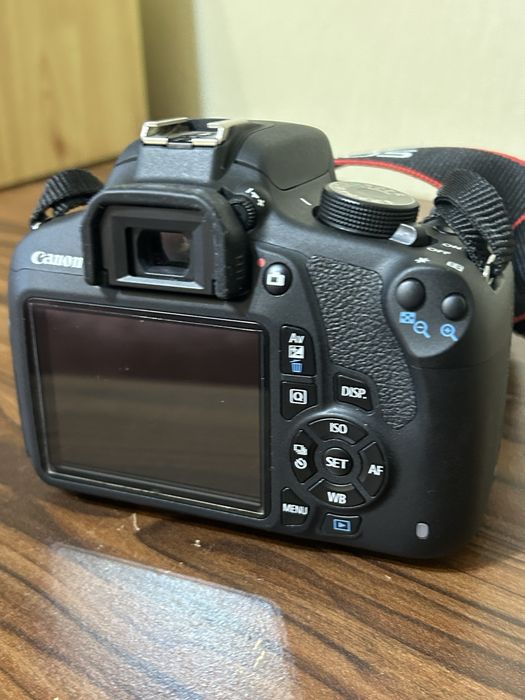 Камера Canon EOS 1200D