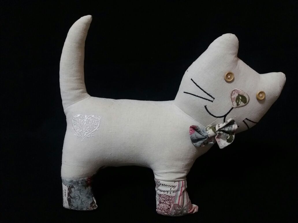 Gato em tecido para efeitos decorativos