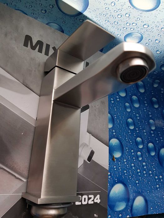 Смеситель змiшувач для умывальника MIXXUS Kub-001 нержавейка