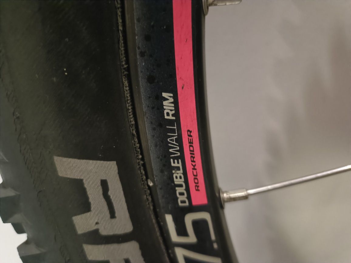 Koło tylne 27.5 z oponą schwalbe  i kasetą