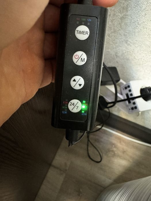 Акваріум креветочнік 35 лт запущений з всім необхідним.