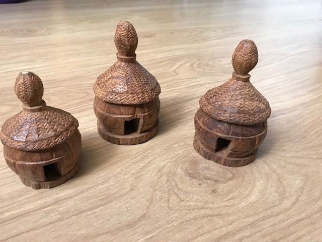 Esculturas madeira - tabancas guineenses