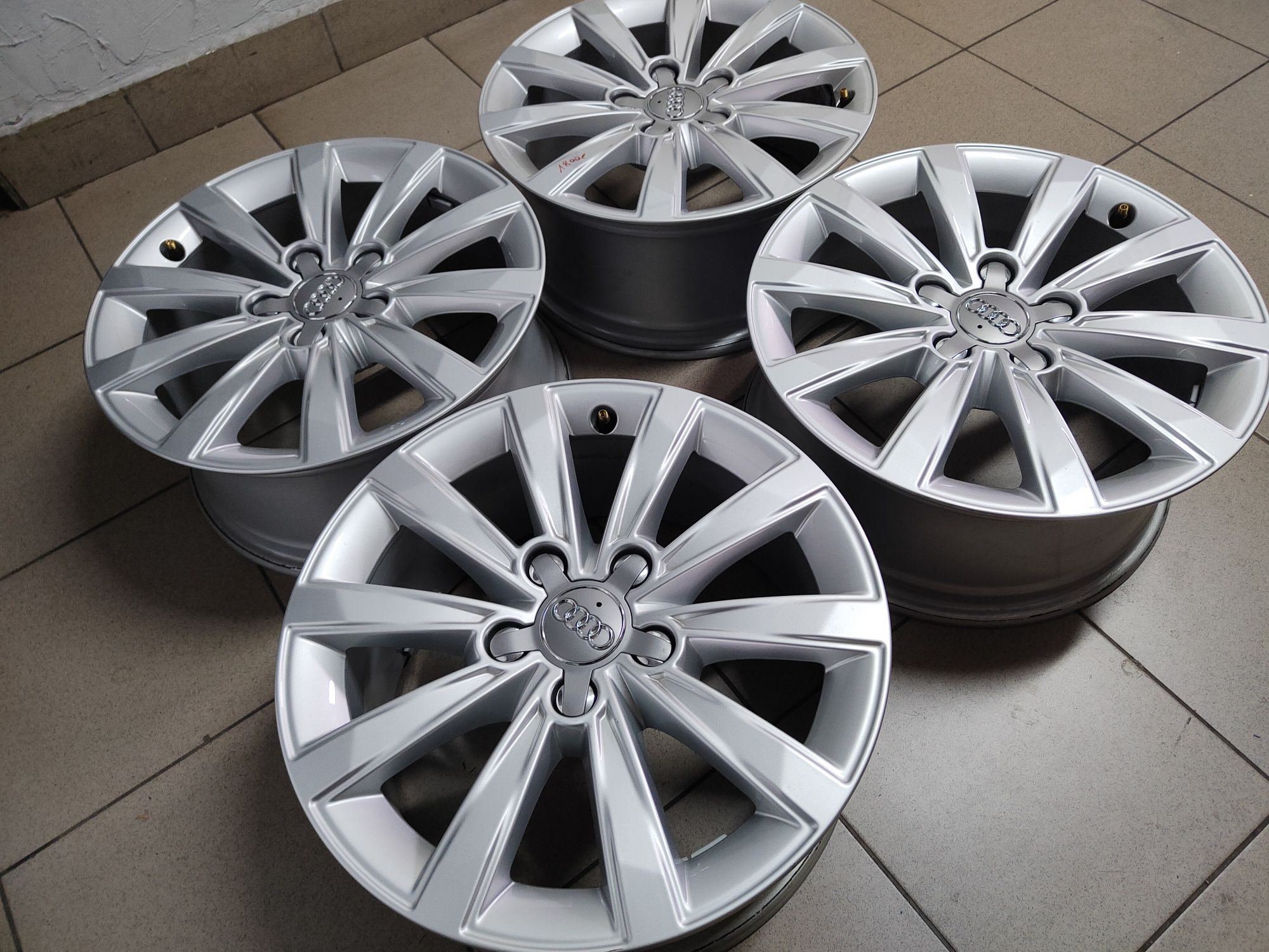 Felgi Oryginalne Audi 16 Cali 5x112 A3 8V Komplet Jak Nowe