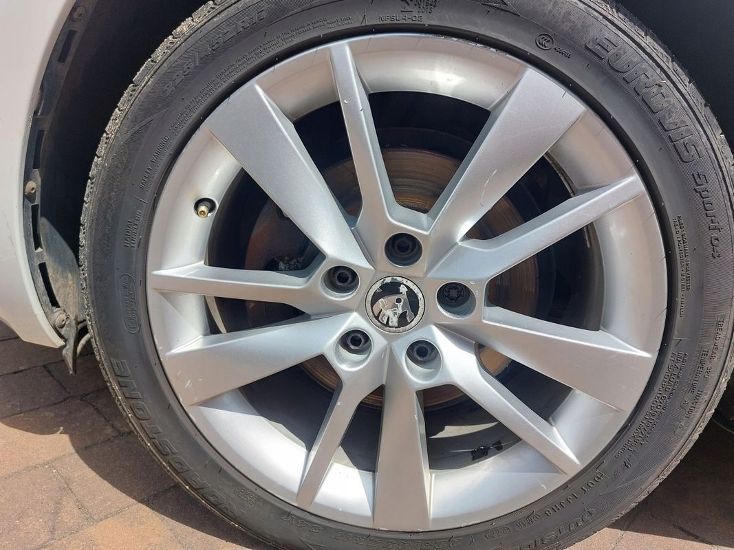 Felgi Aluminiowe 17/5x112 Et49 Skoda Octavia Iii Superb Ii 5ecc