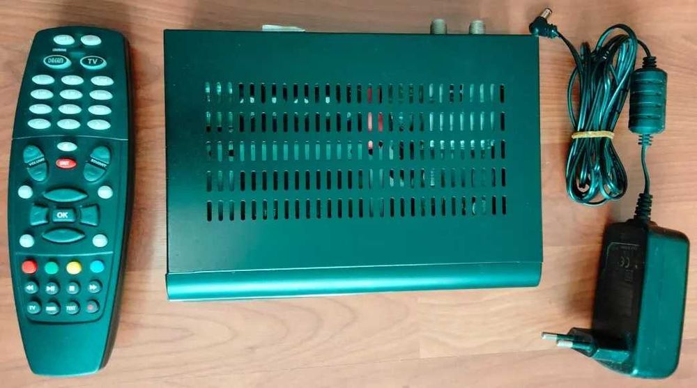 Box DVBT Dreambox DM800 HD PVR Cable/Cabo/IPTV Receiver c/disco 500GB