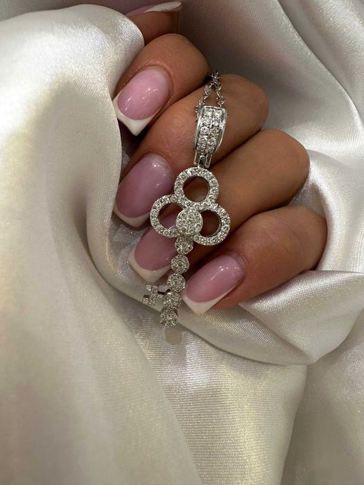 Wisiorek kluczyk z diamentami naturalnymi 0.90 CT