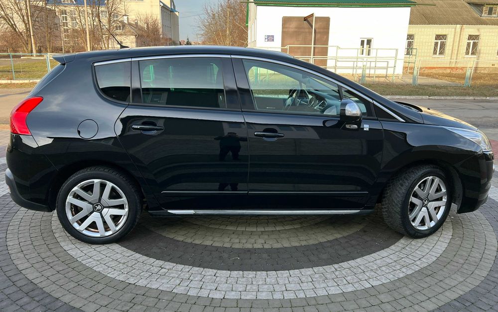 Peugeot 3008 2.0 HDi дизель HYbrid4 2012