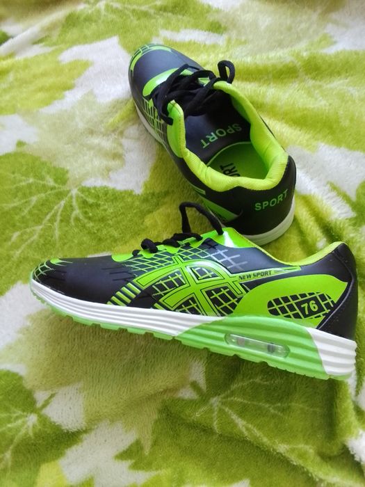 Кросівки кросовки взуття