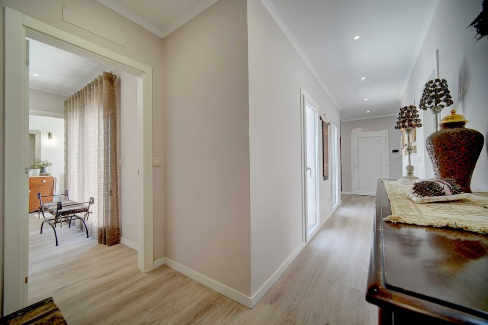 Moradia térrea T3, com jardim interior no centro de Pero Pinheiro