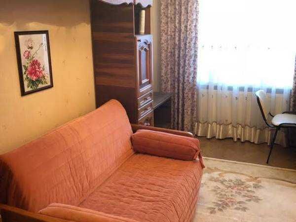 Здам комнату д1вчин1/парню мВасильк1вська Коломийський 9/с хоз/з 4.11