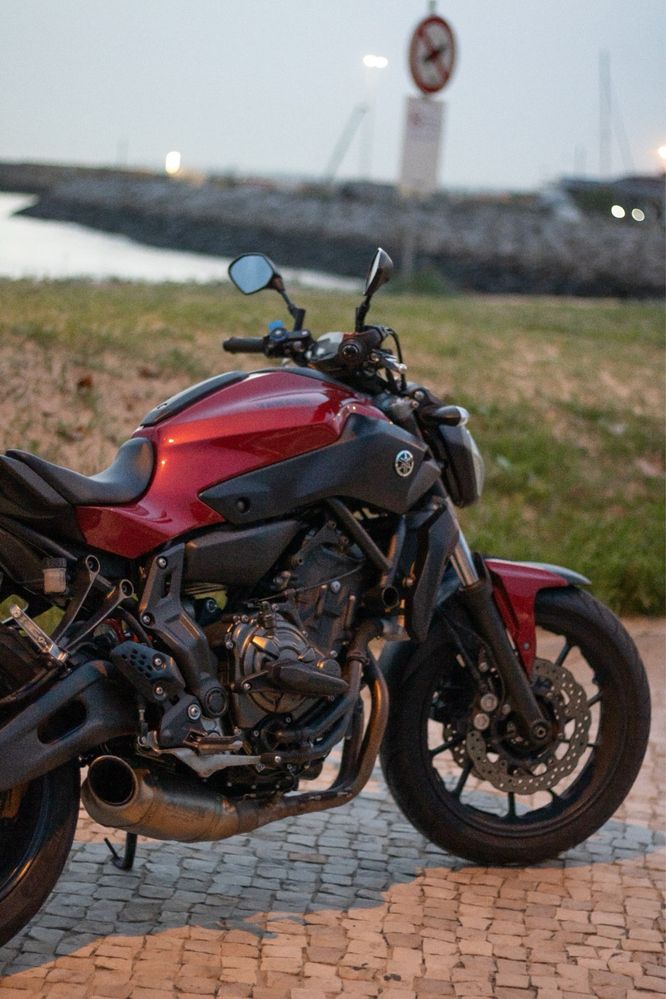 Yamaha MT07 Lava Red