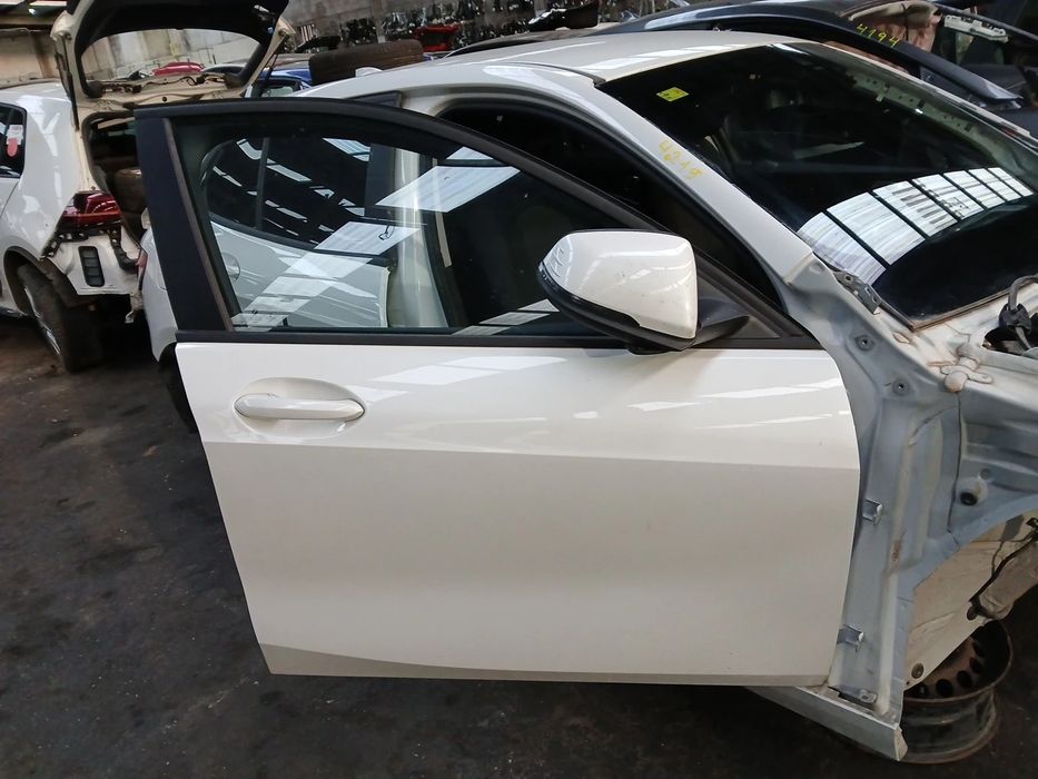 Porta frente direita BMW 1 (F40)