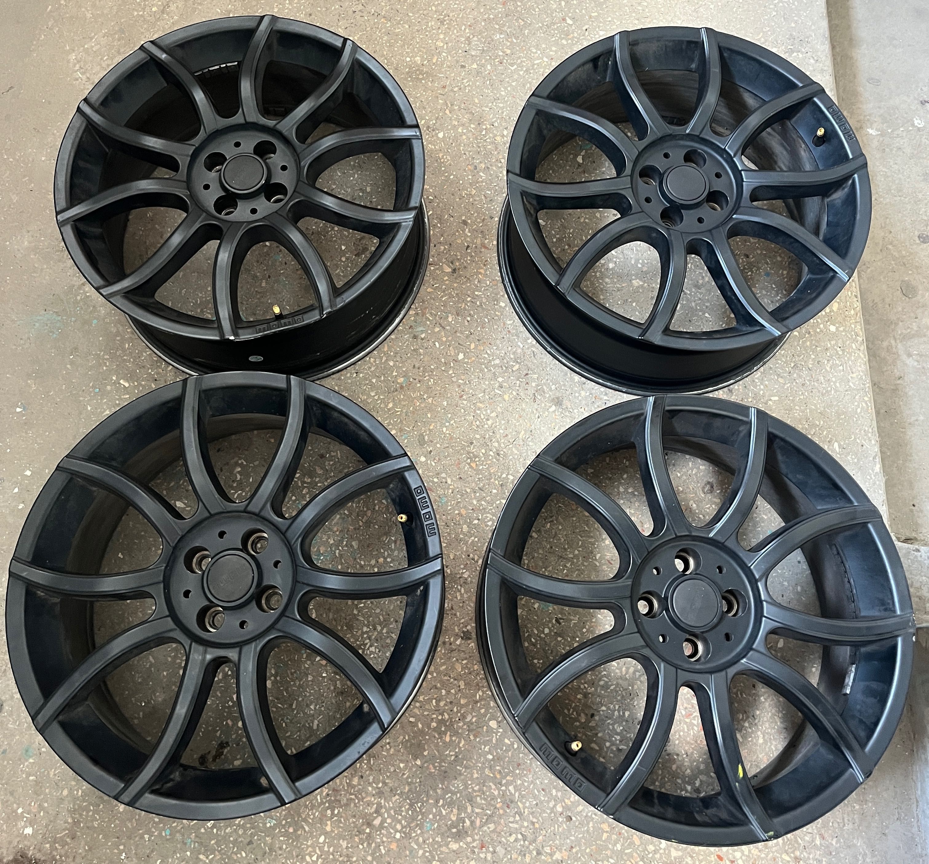 Литі диски MOMO Revenge R18 5x110