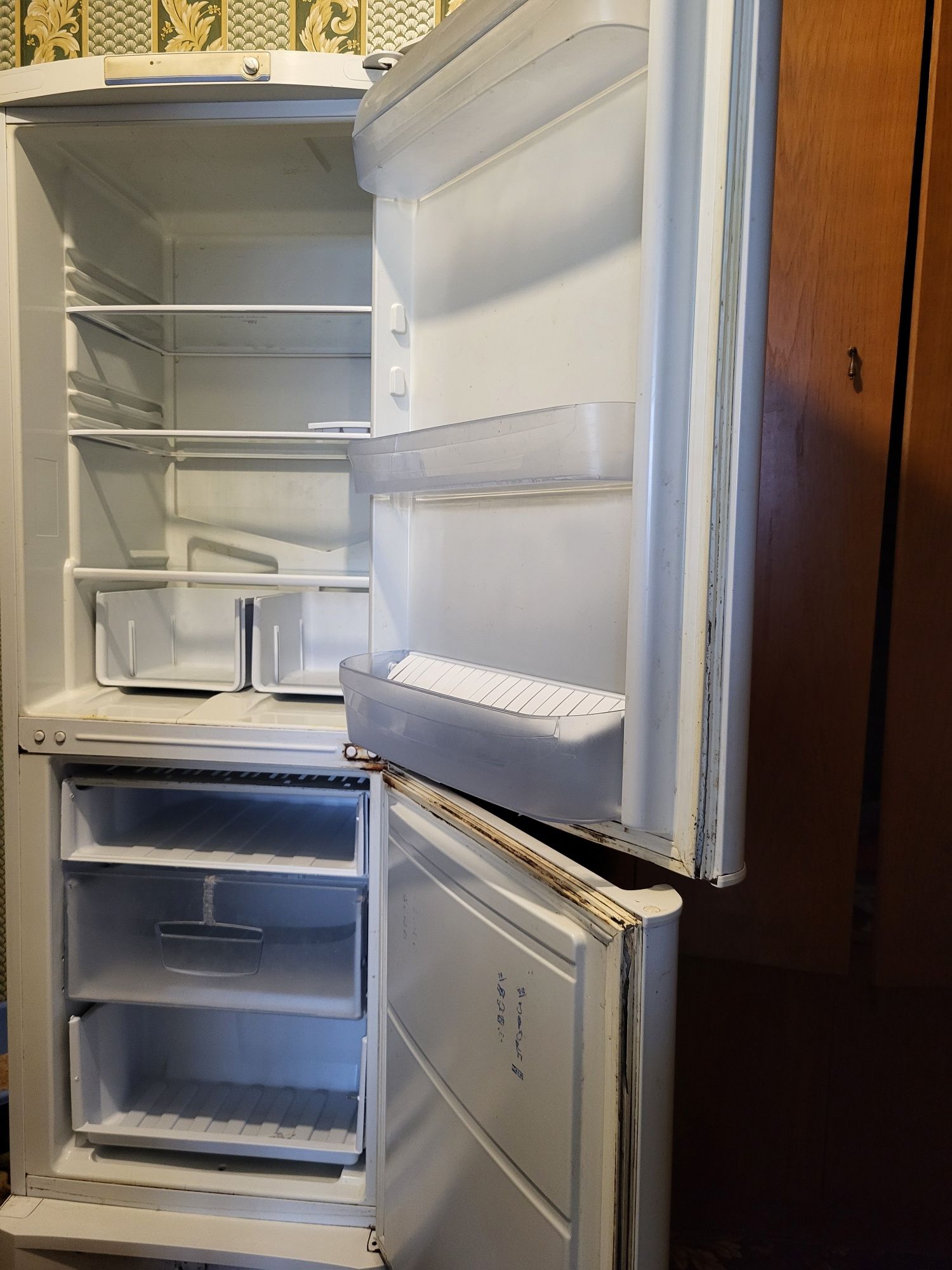 Холодильник индезит В16 025