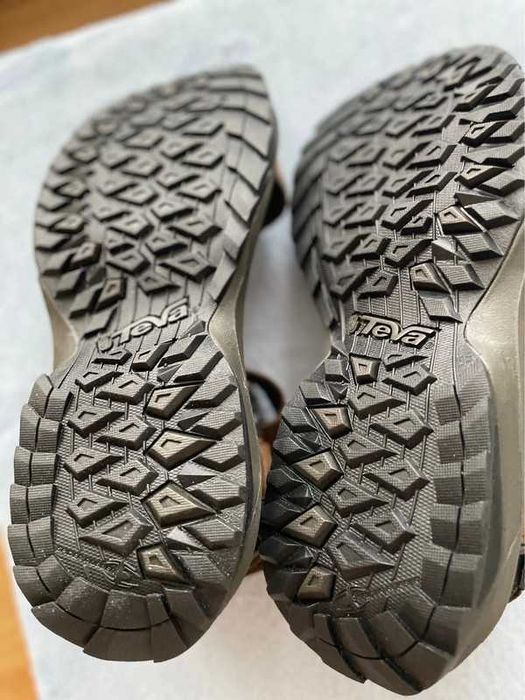 Sandały marki Teva Terra Fi Lite Leather ecco rozmiar 44,5