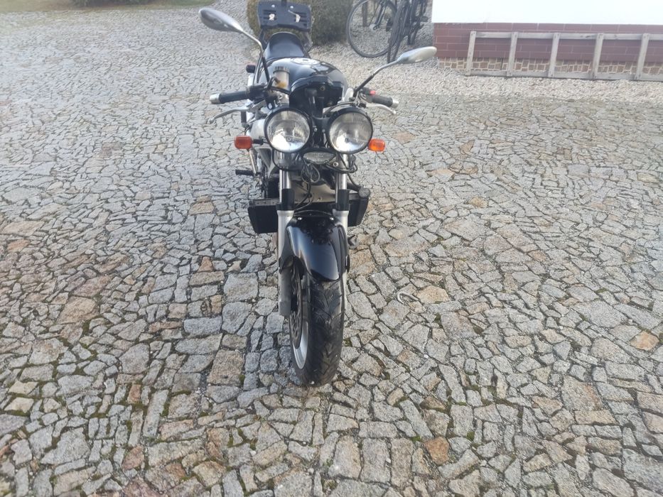 Motocykl Triumph 999i