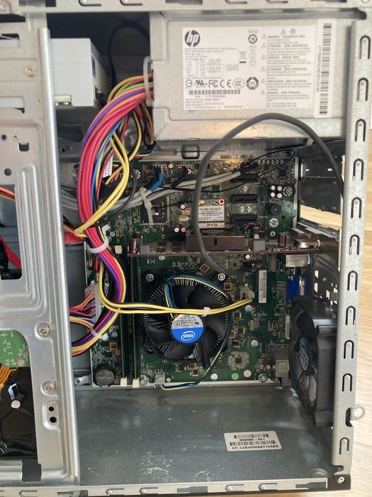 Komputer pc stacjonarny hp pavilion i3 4GB 250GB radeon wifi