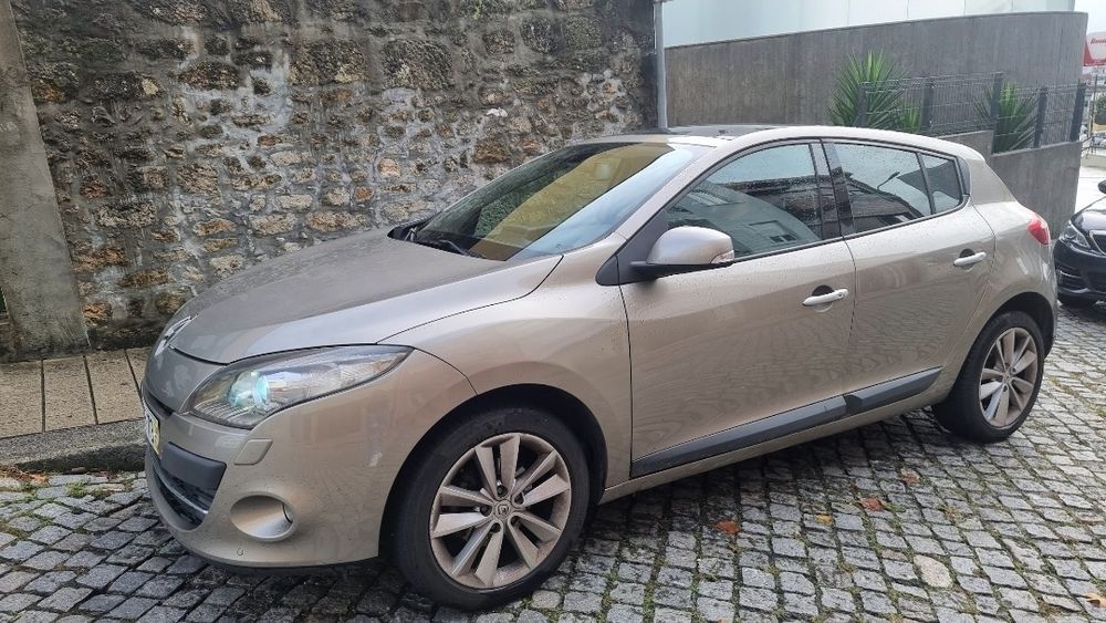 Renault Mégane 2010 • Gasóleo • Teto Solar •