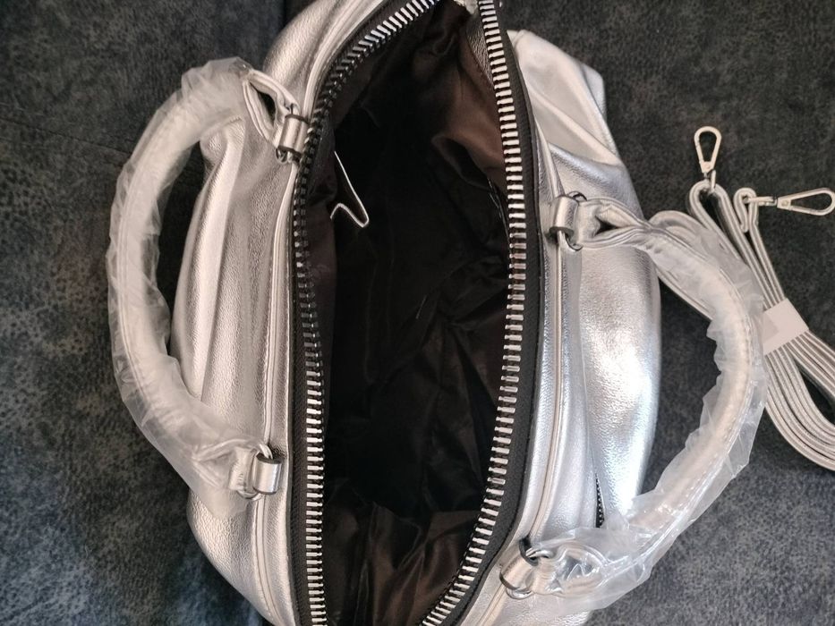 Жіноча сумка із шкірозамінника