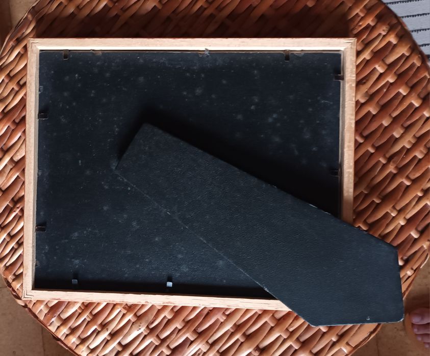 Moldura de madeira clara