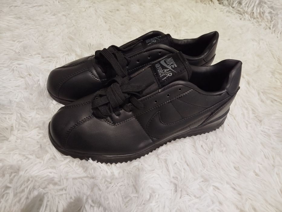 Nowe sportowe buty męskie