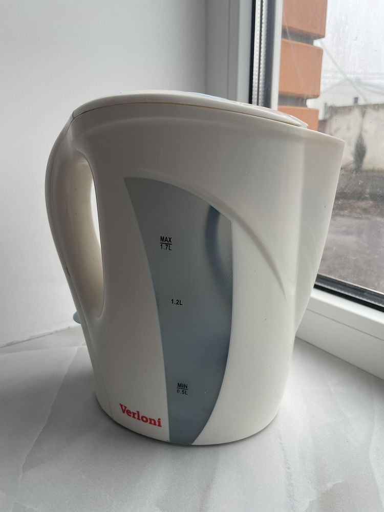 Продам электрочайник Verloni