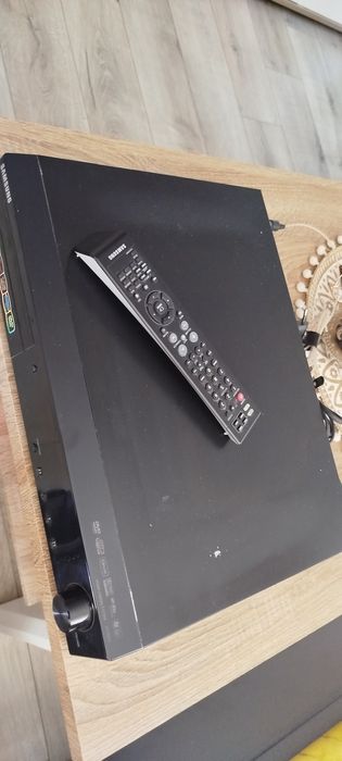 Sprzedam odtwarzacz DVD firmy Samsung.