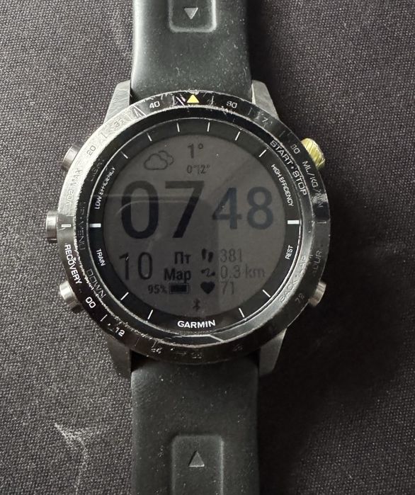 Garmin marq athlete 1 дисплей і корпус