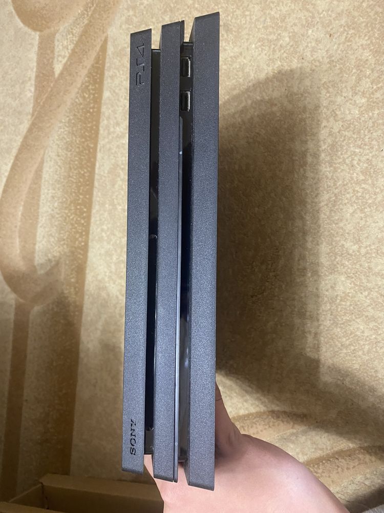 Playstation 4 pro / PS4 pro 1tb