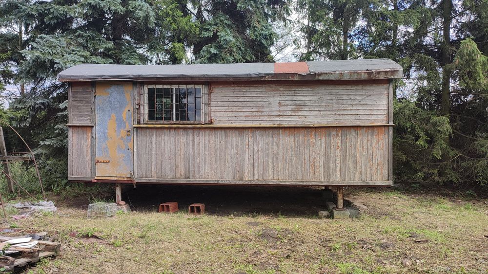 Barak , pakamera , wóz drzymały , domek , barakowóz bez kół , kanciapa