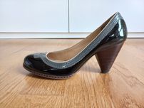 Buty na obcasie Clarks