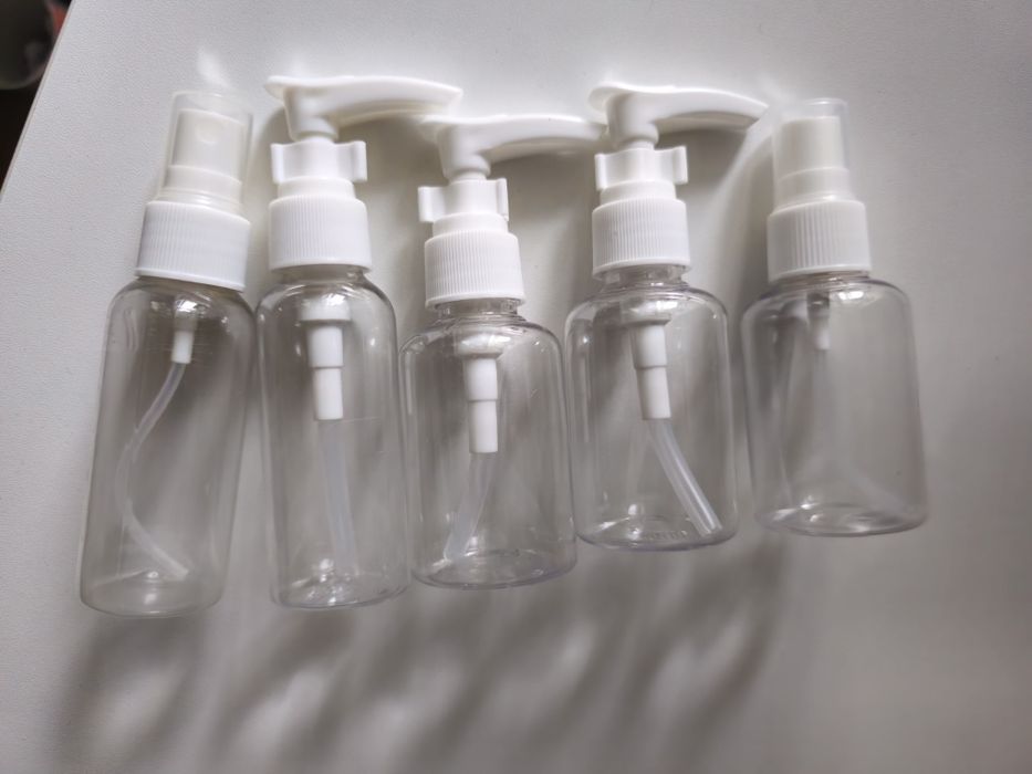 набір ємностей для косметики у поїздки