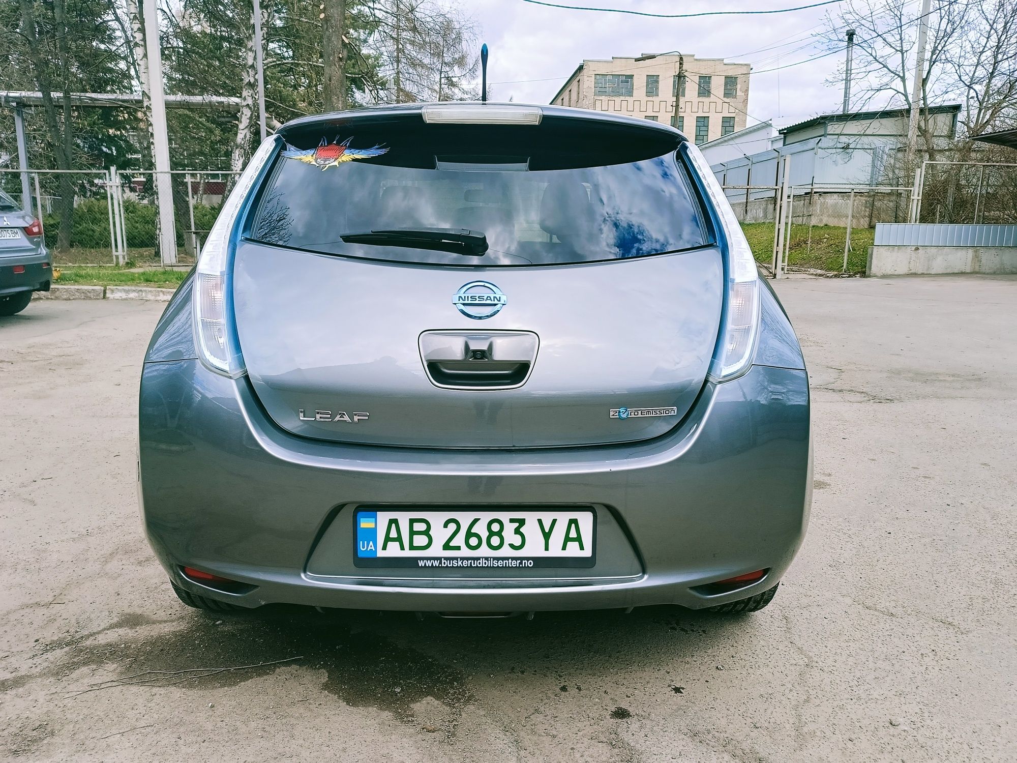 Продам авто nissan leaf