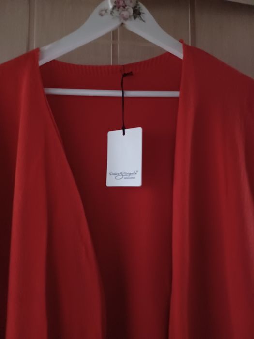 Czerwony sweter rozmiar uniwersalny