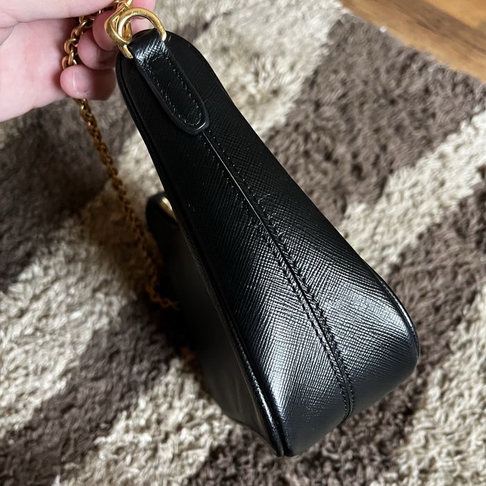 Сумка Prada re-edition leather handbag