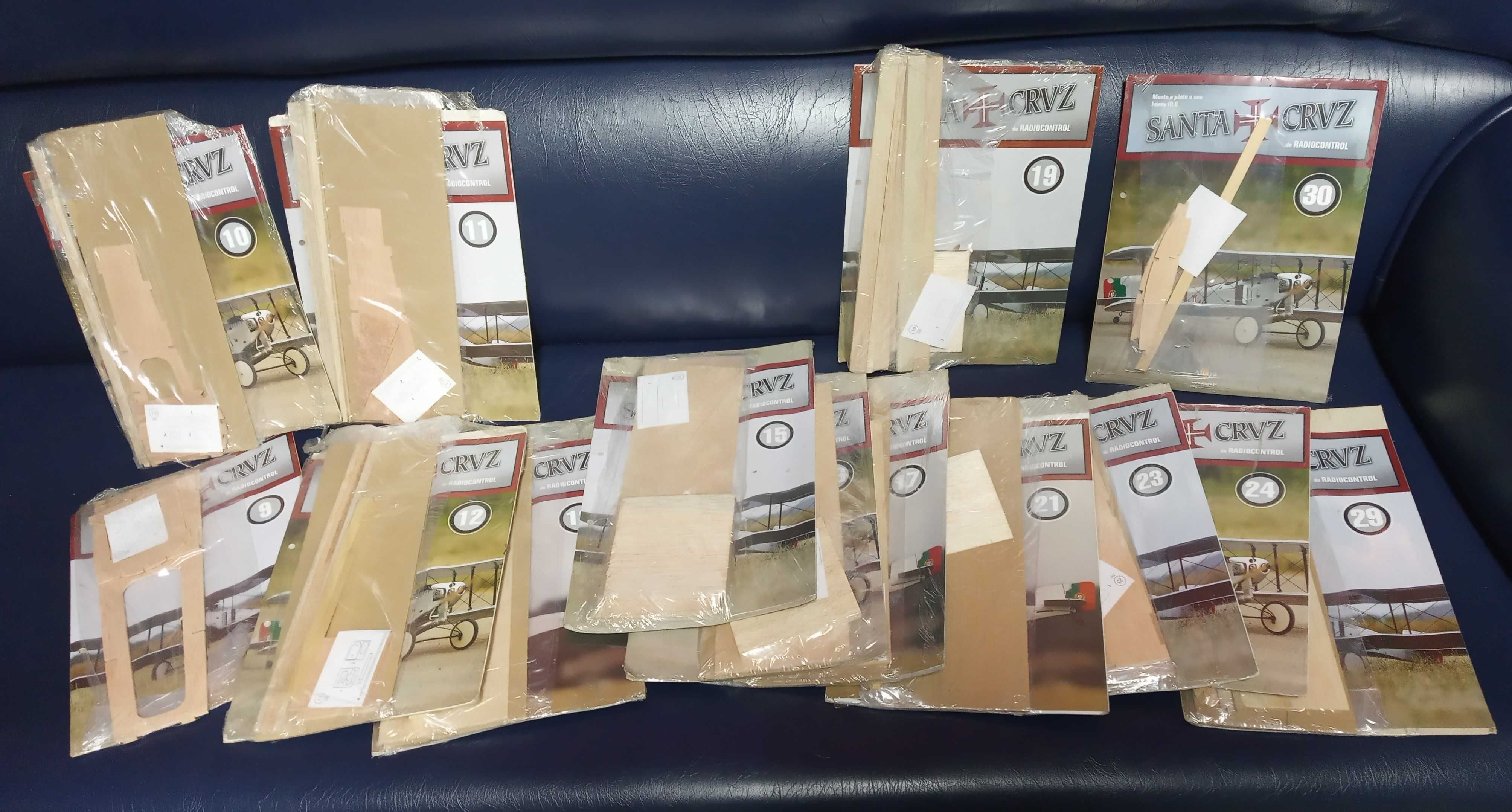 Conjunto de Fascículos da Colecção Avião Santa Cruz Altaya