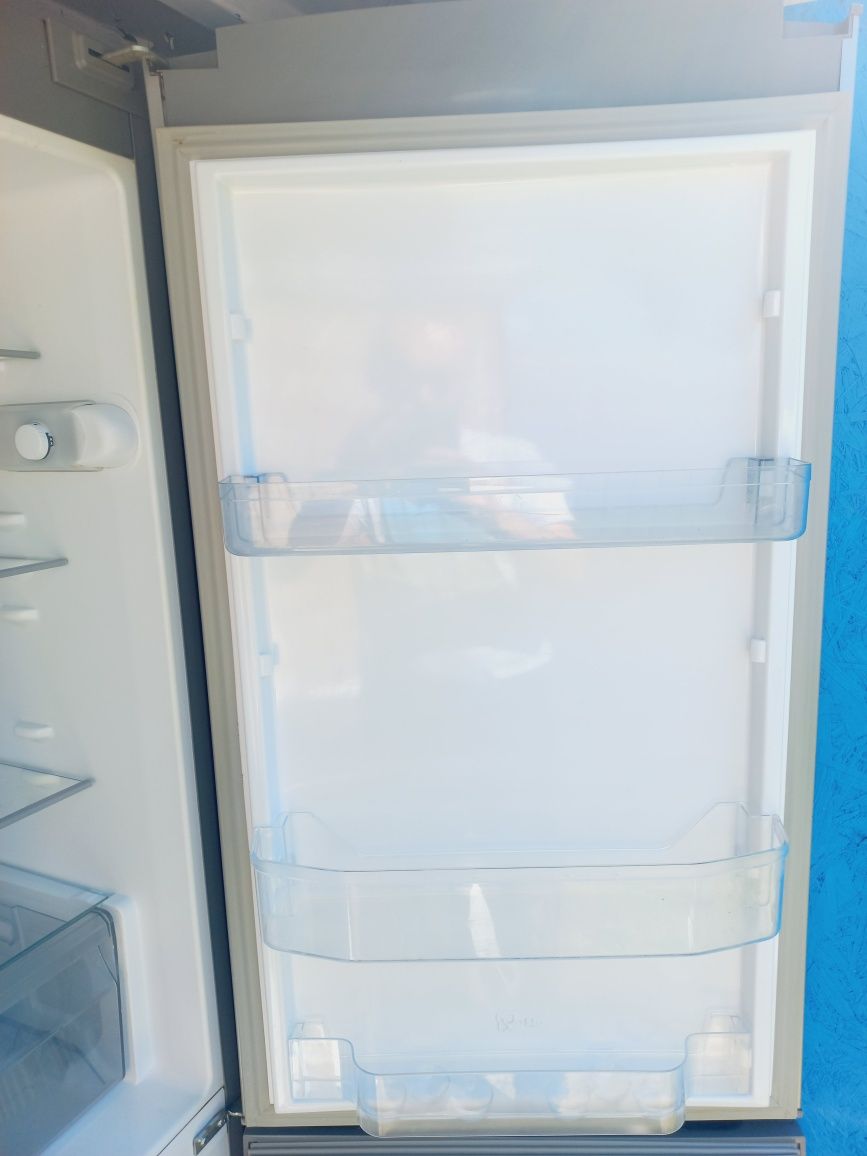 Lodówka Whirlpool Srebrna 100% Sprawna Transport