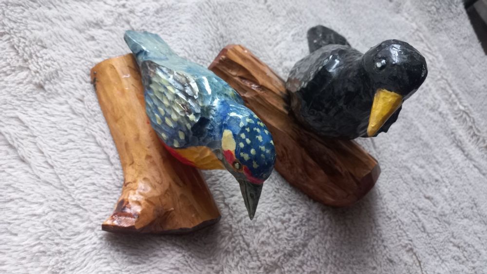 Figura rzeźba  z drewna- kos