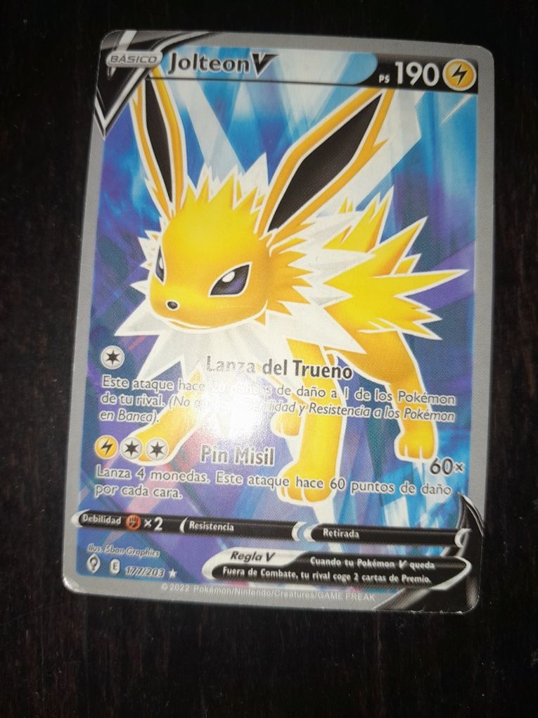 Vendo carta Jolteon V