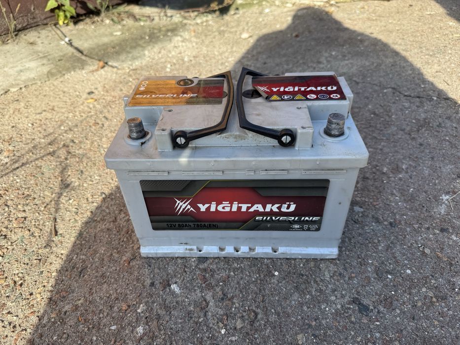 Срочно !!! Почти Новый акамулятор 100 Ам 60 АМП.  62 АМП