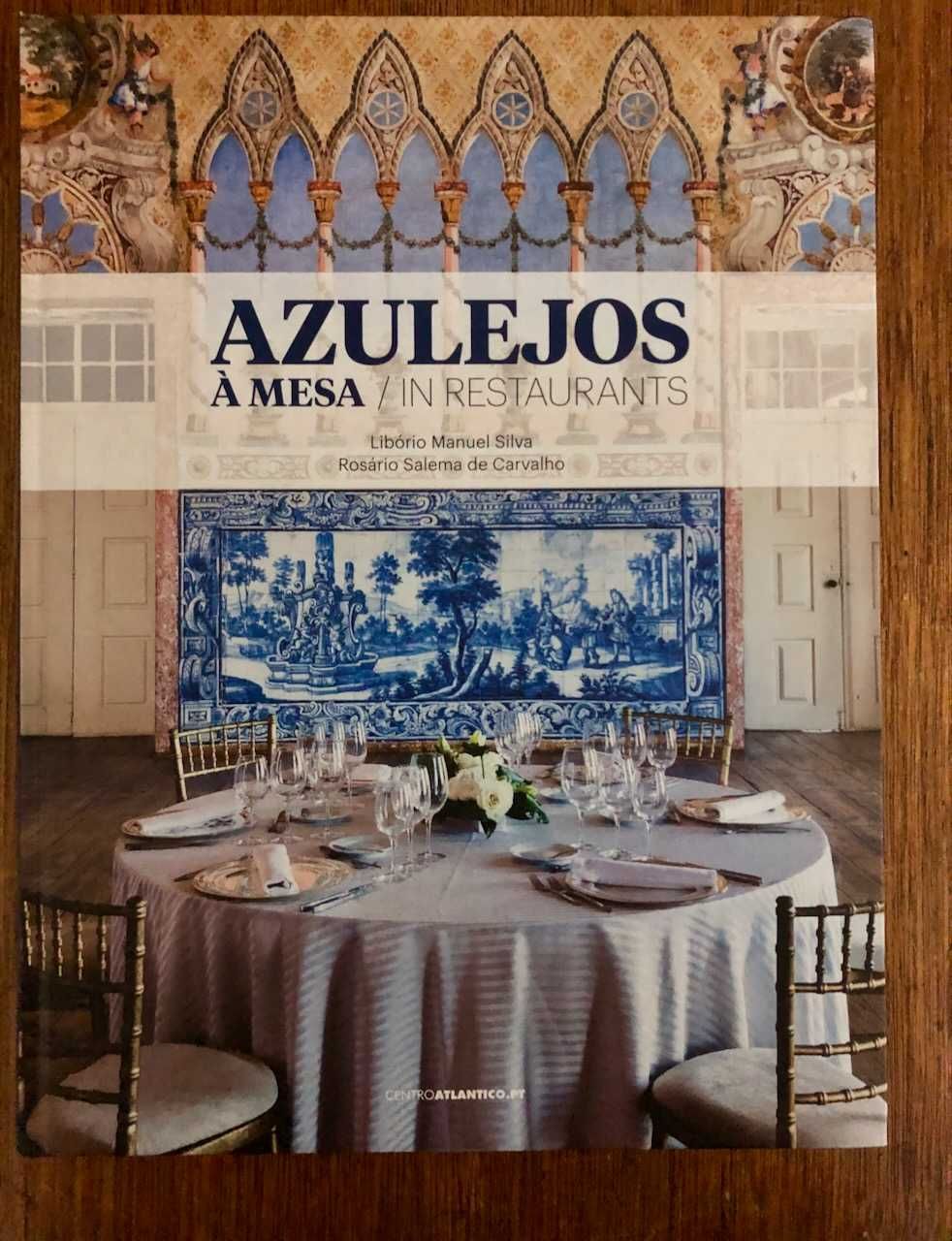 Livro "Azulejos à Mesa"