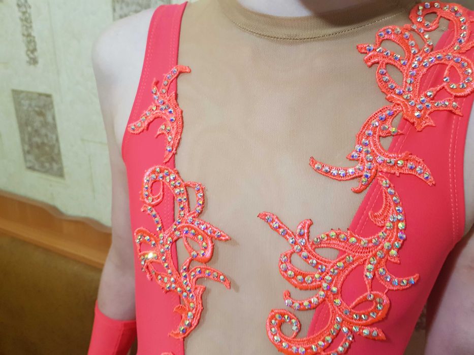 Sukienka 146 sm Figurowa jazda na rolkach / łyżwach