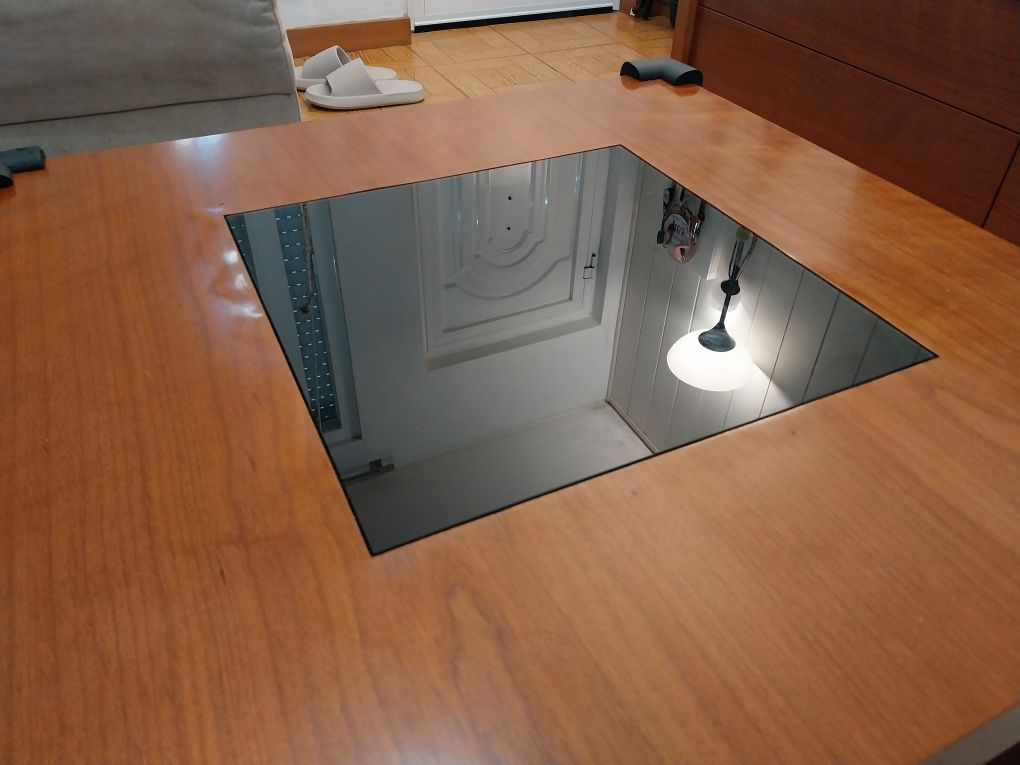 Conjunto de Mobiliário em Madeira de Cerejeira